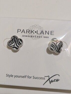 Lana Icon Zebra Earrings